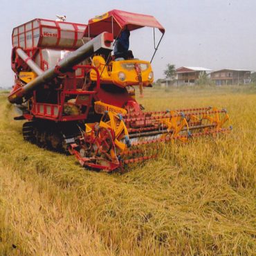 rice-combine-harvester-3-370x370